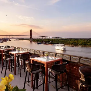 4* Hotel The Bohemian Riverfront, Autograph Collection